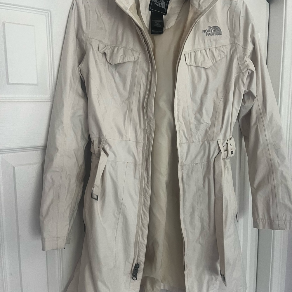The North Face Women's Cream Lightweight Trench Coat Raincoat